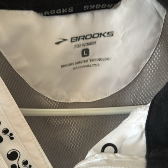 Brooks running vest - Picture 4 of 6